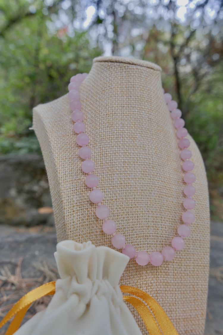 Pembe Kuvars ve Güneş Taşı Kristalleri Kolye