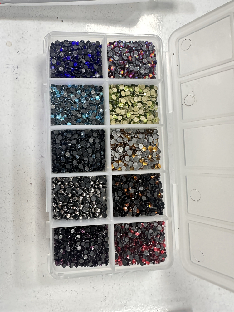 BEDAZZLE 10 Bölmeli Cam Taş Süsleme Seti B-6000 Yapıştırıcı Taş Tutma Kalemi ve Cımbızlı