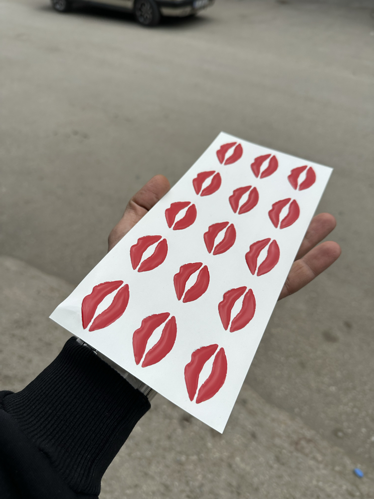Öpücük damla sticker 2 adet