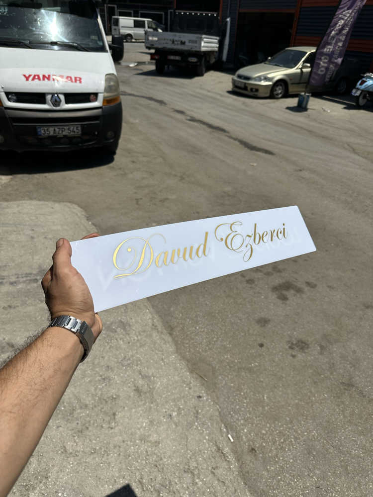 Dekor plaka beyaz üzeri gold el yazısı