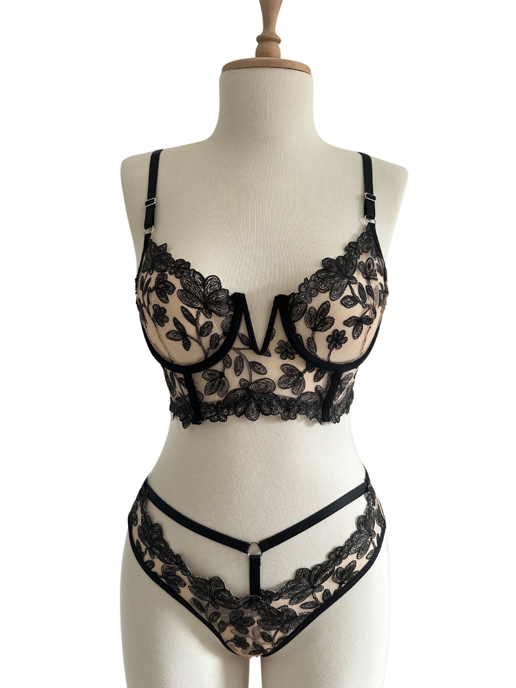 Carla Bralet Set