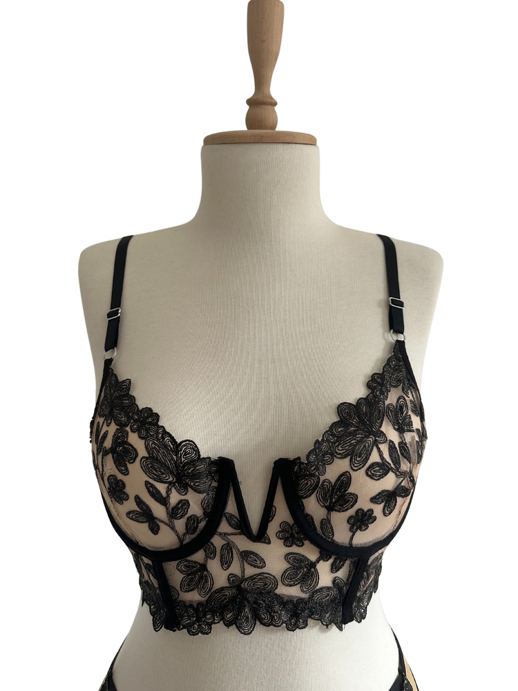 Carla Bralet Set