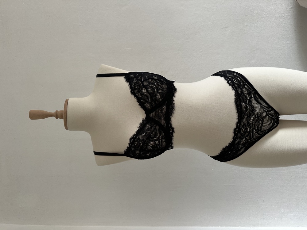 Siyah Dantel Detaylı Bralet Takımı