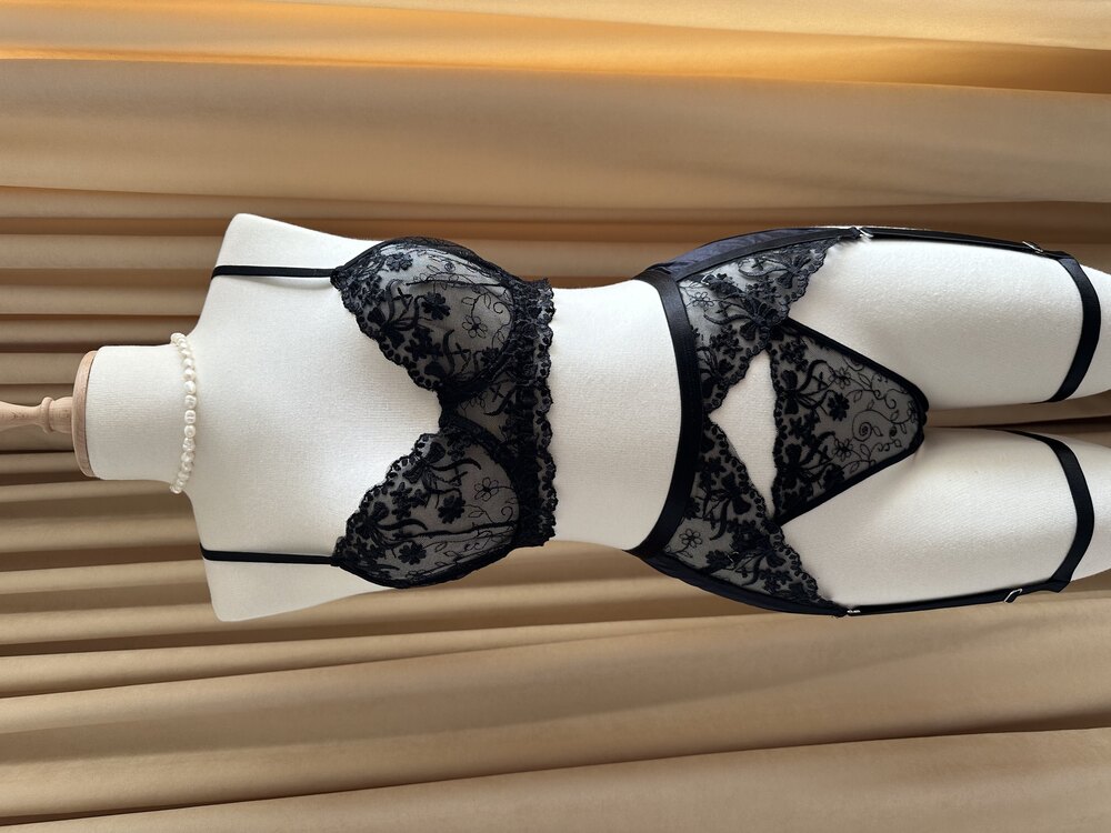 Clare Dark Set