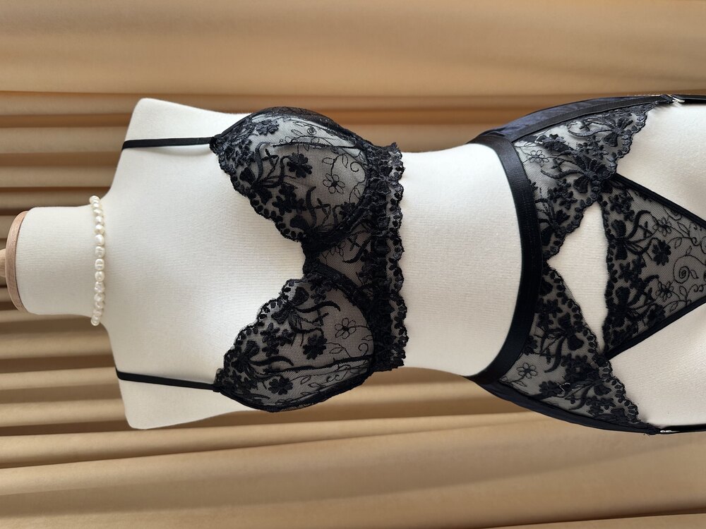 Clare Dark Set