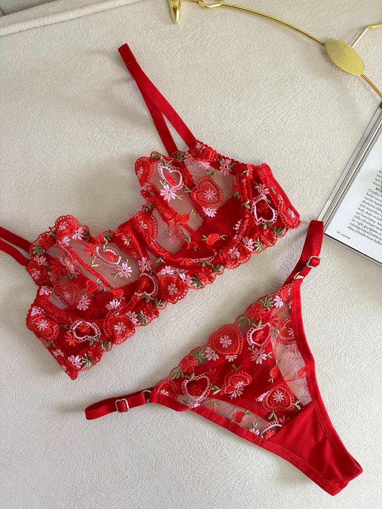 Kırmızı Desenli Bralet Takımı