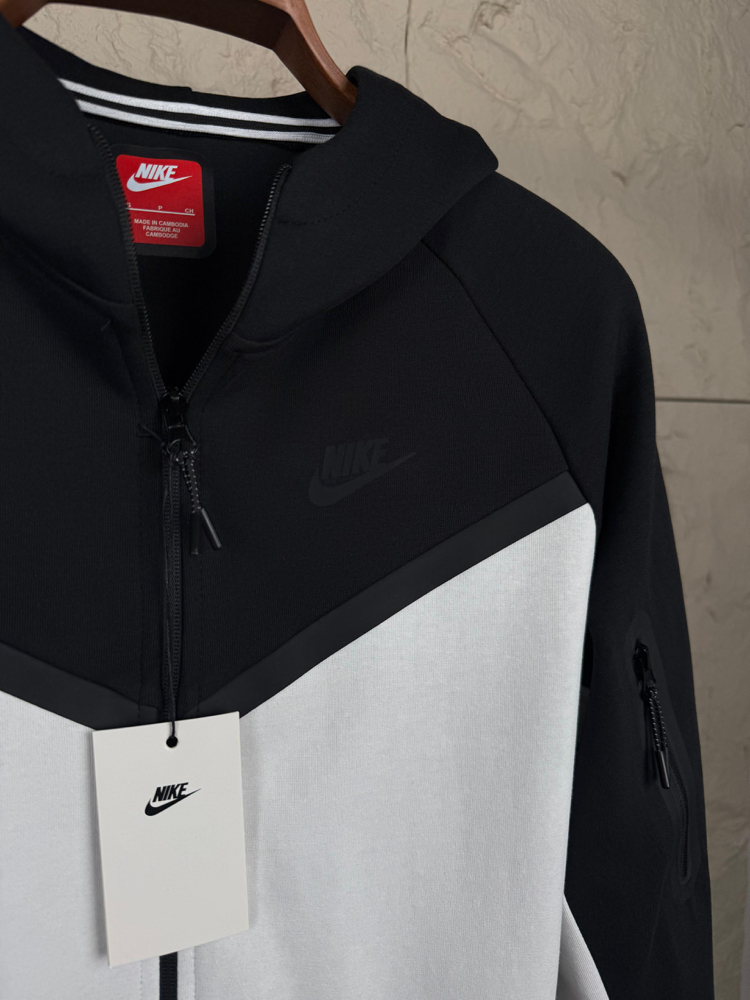 Nike Tech Fleece Siyah Beyaz Hırka