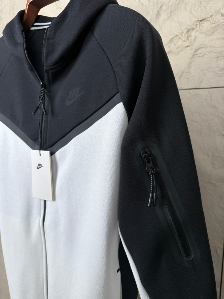 Nike Tech Fleece Siyah Beyaz Hırka