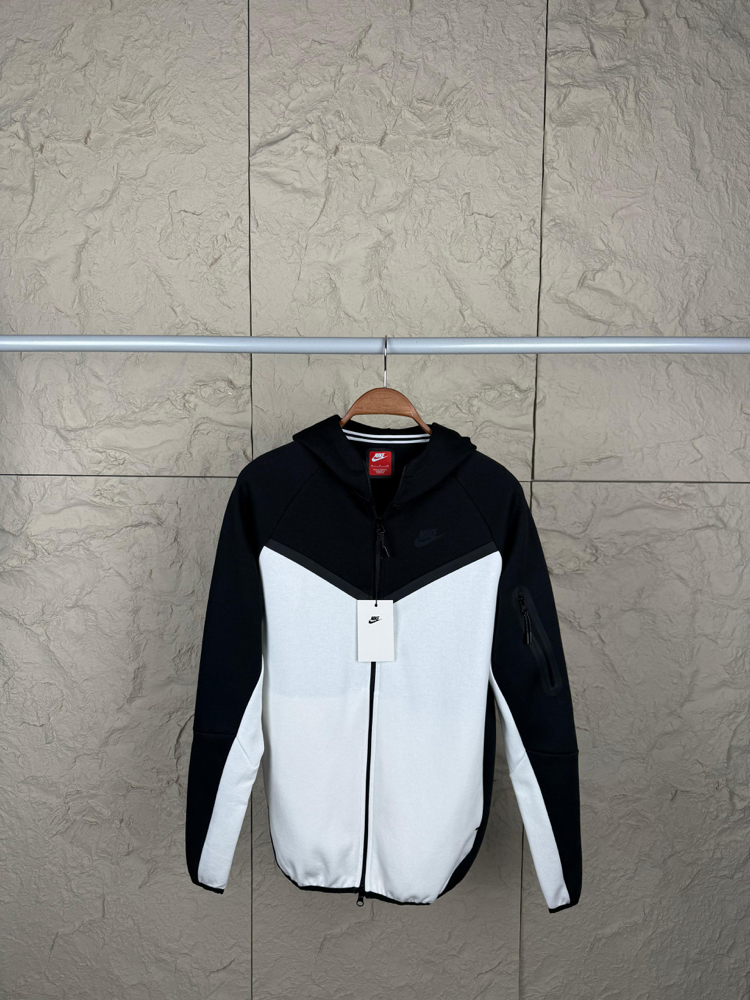 Nike Tech Fleece Siyah Beyaz Hırka