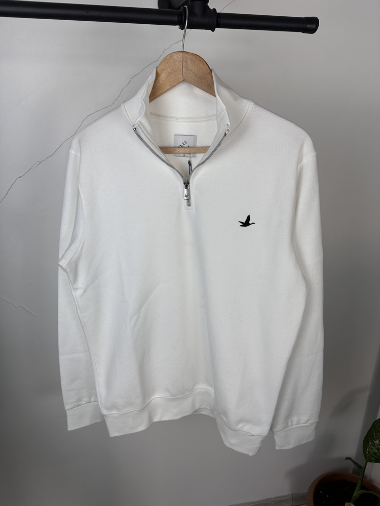 B. Marka beyaz yarım fermuar sweatshirt
