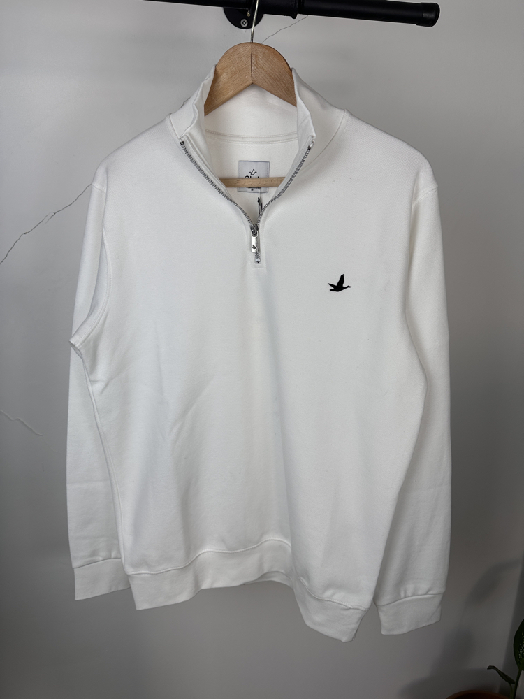 B. Marka beyaz yarım fermuar sweatshirt