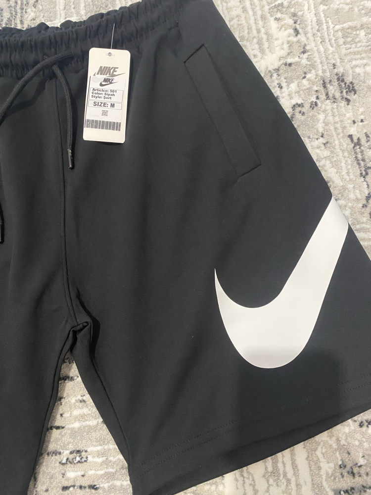 Siyah nike şort