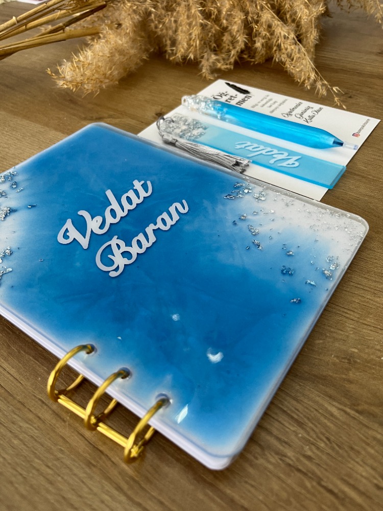 Kişiye Özel Epoksi Defter – Kalem – Ayraç Seti | Mavi Beyaz Desenli
