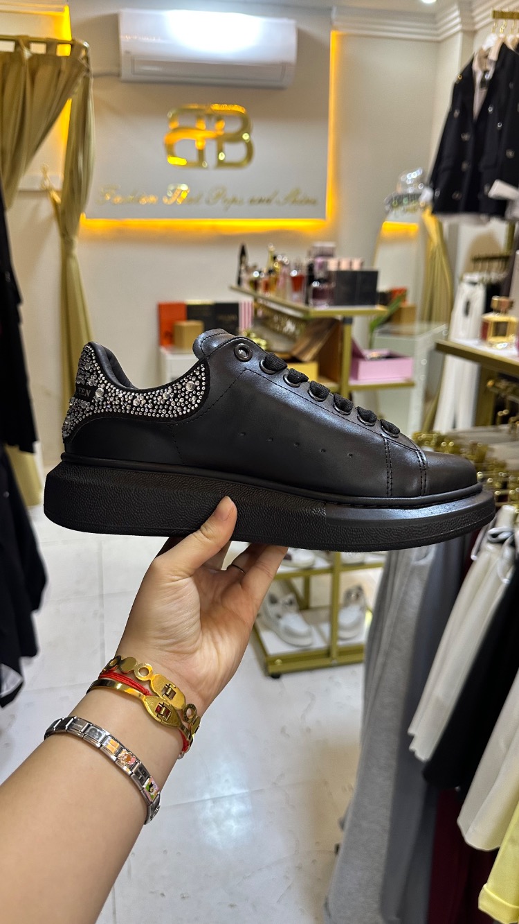 TAŞLI SNEAKER