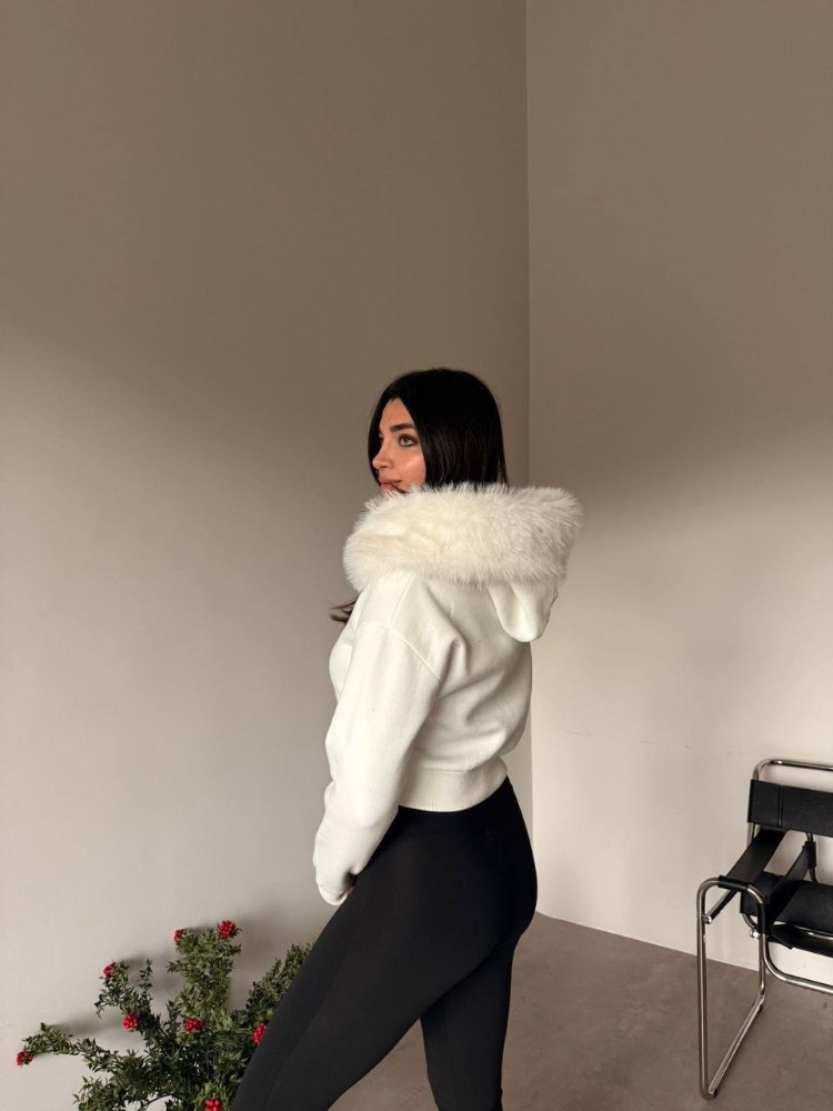 TÜYLÜ HIRKA