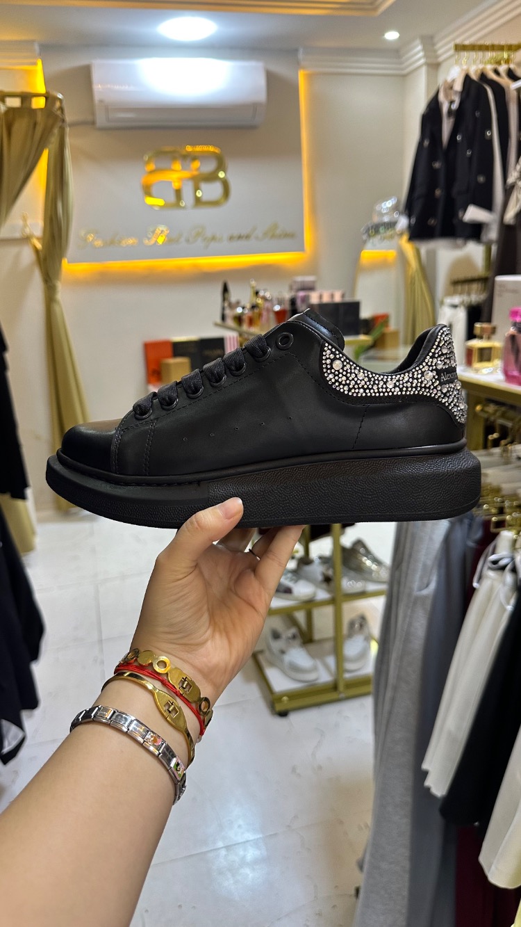 TAŞLI SNEAKER