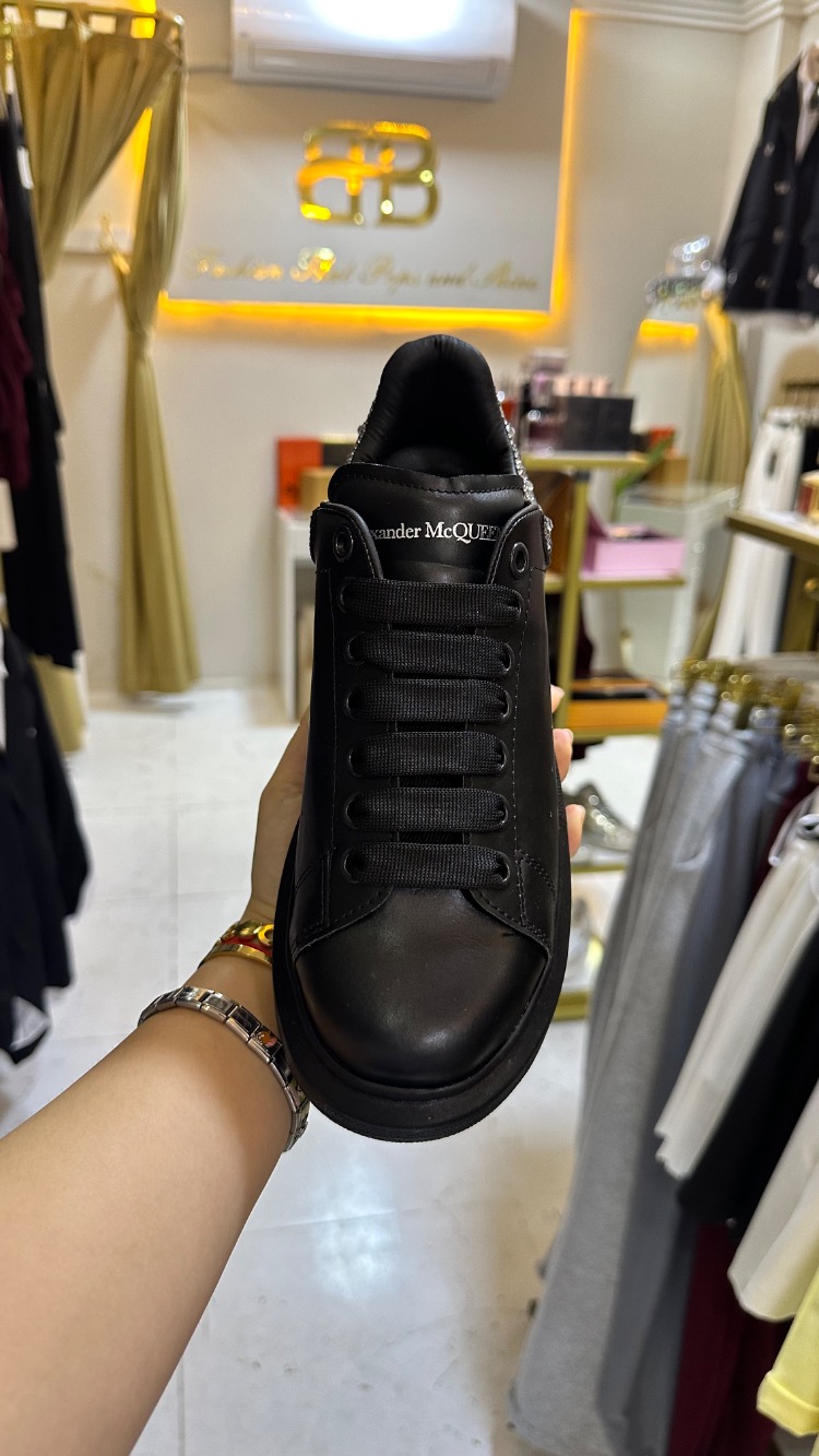 TAŞLI SNEAKER