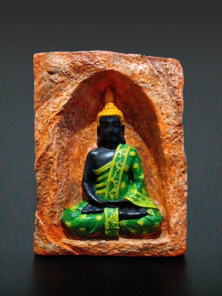 Lotus Pozisyonunda Meditasyon Yapan Buda Mumluk