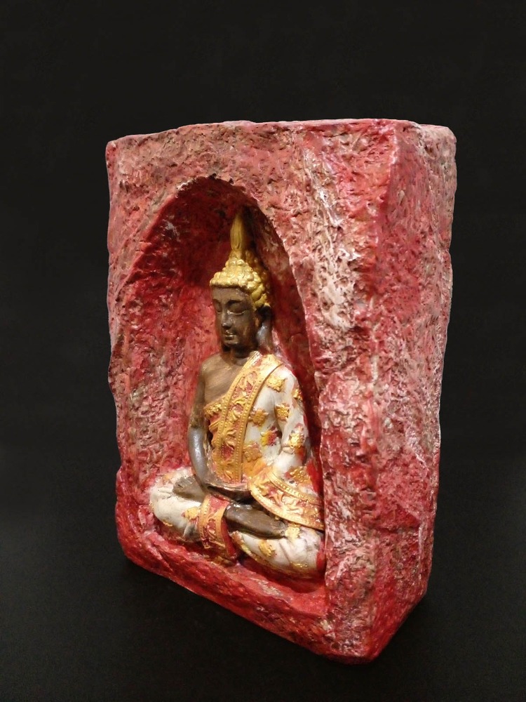 Kırmızı-Beyaz Renkli Mağara İçinde Kahverengi-Beyaz Buda Tealight Mumluk