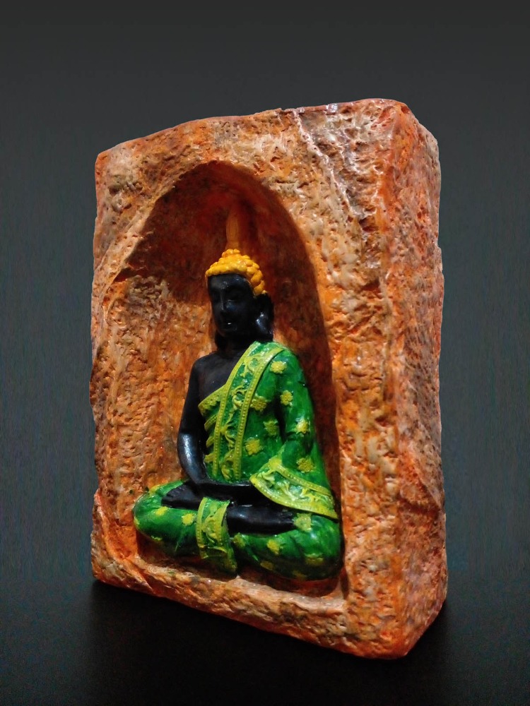 Lotus Pozisyonunda Meditasyon Yapan Buda Mumluk