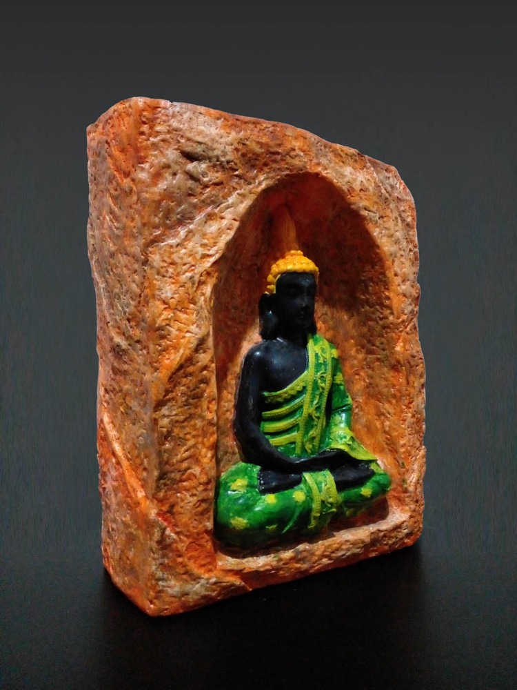 Lotus Pozisyonunda Meditasyon Yapan Buda Mumluk