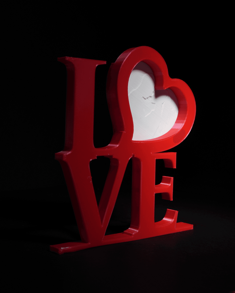 LOVE Çerçeve - Sevgi Dolu Bir Dekorasyon