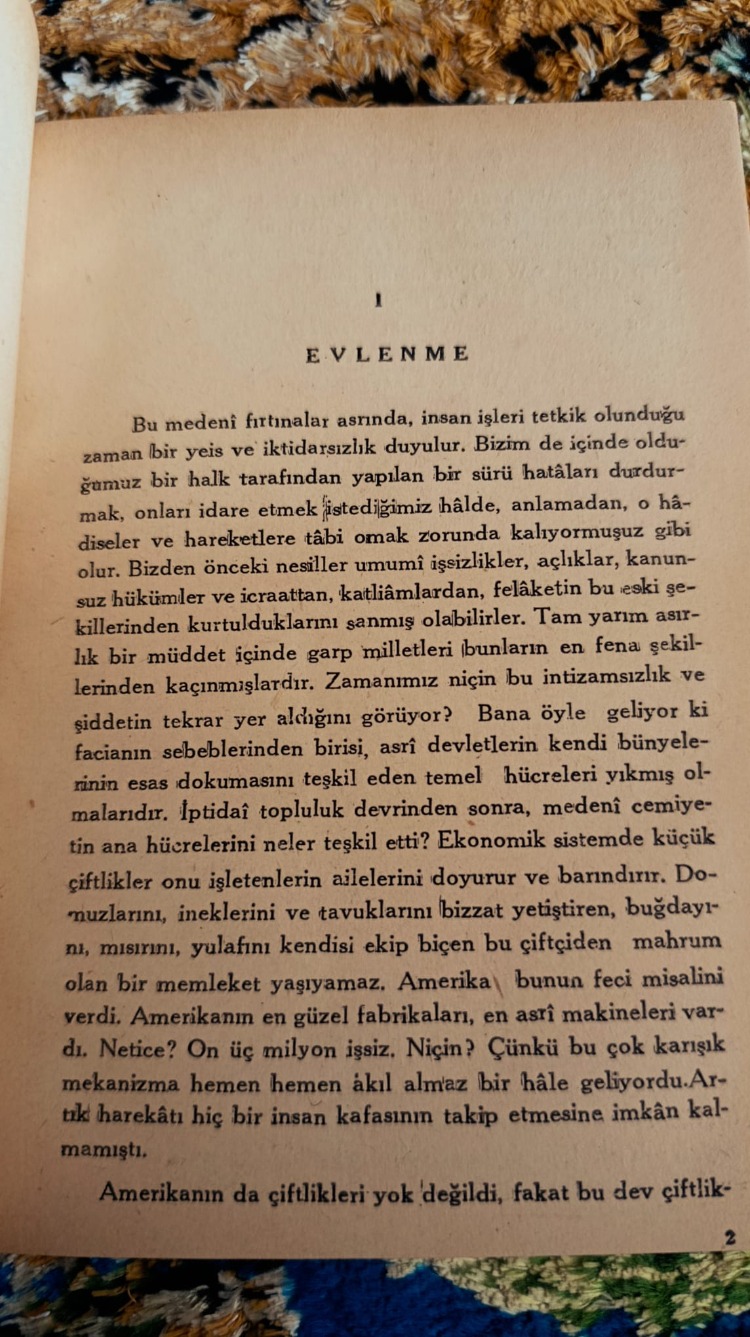 HİSLER VE ADETLER