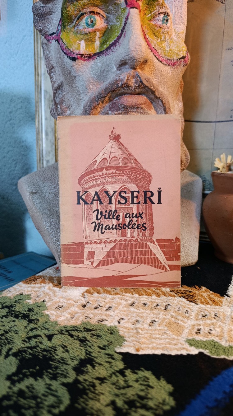 KAYSERİ VİLLE AUX MAUSOLEES