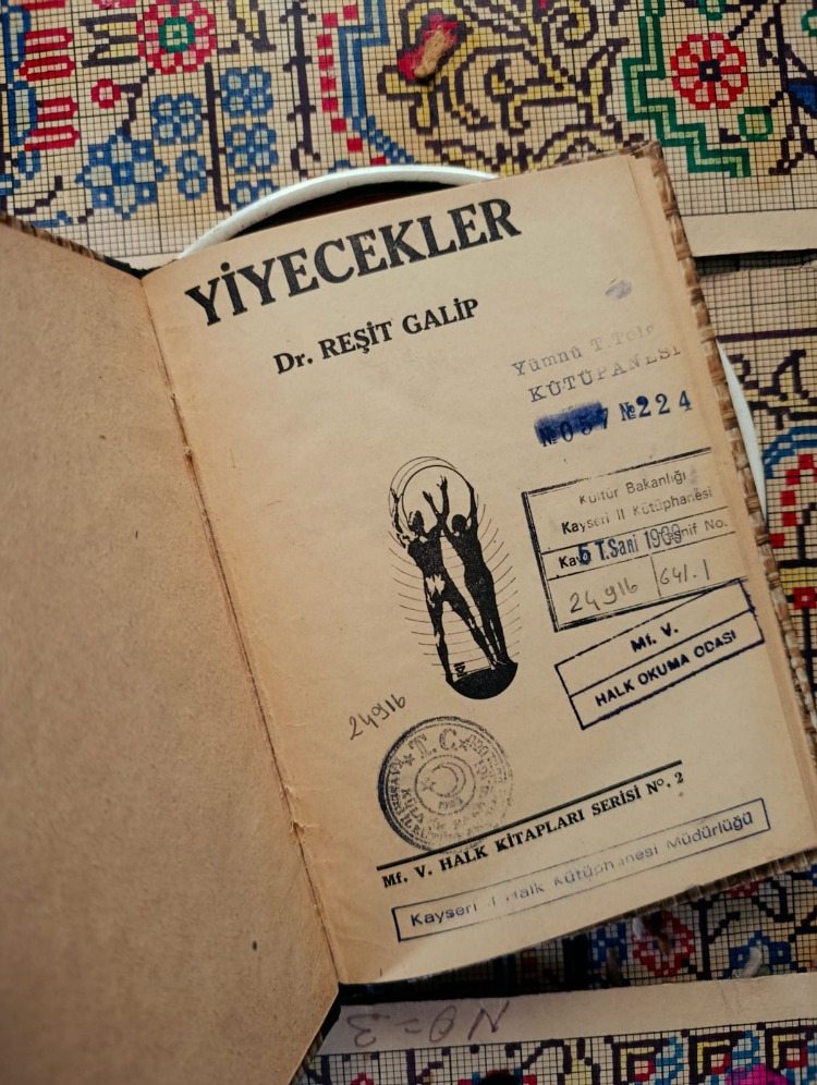 YİYECEKLER-DR. REŞİT GALİP-HALK KİTAPLARI SERİSİ NO:2