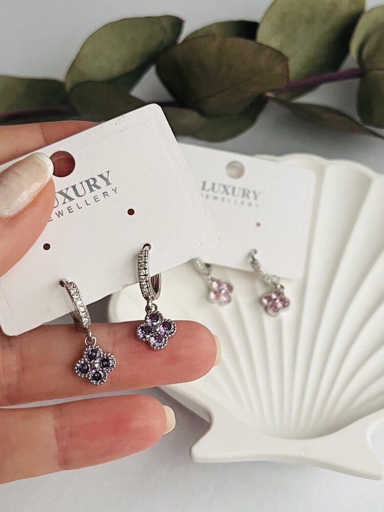 Sallantılı mini renkli yonca model küpe * 