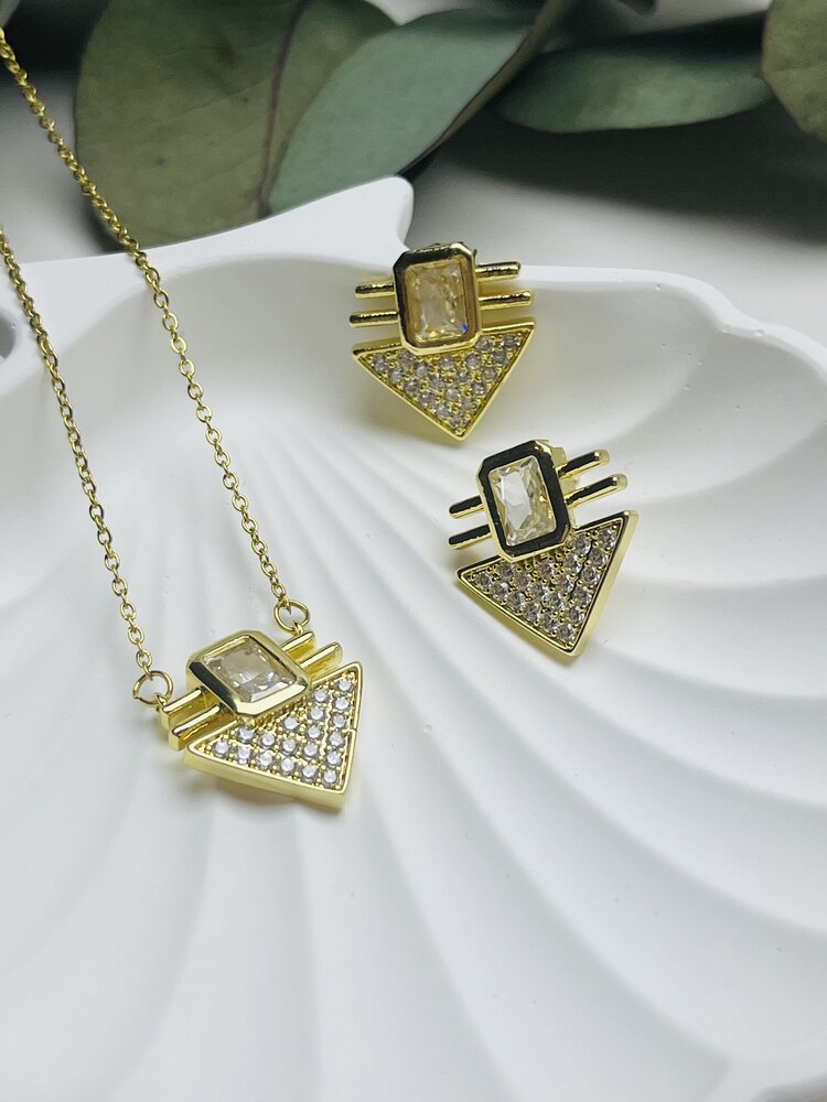 Melis model üçgen kolye ve küpe set *