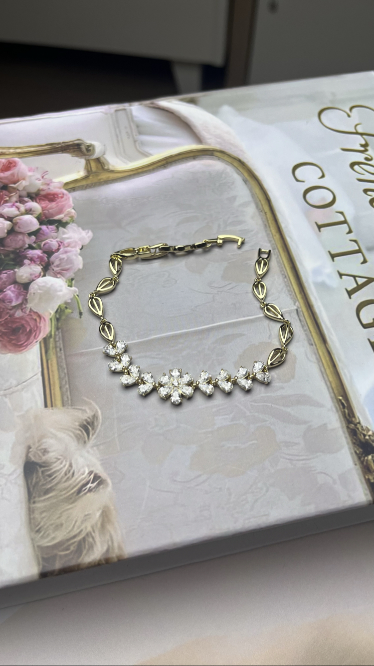 Özel seri ortası çiçek model kristal taşlı bileklik