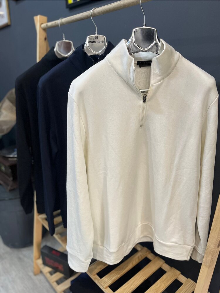 Beyaz Oversize Yarım Fermuarlı
