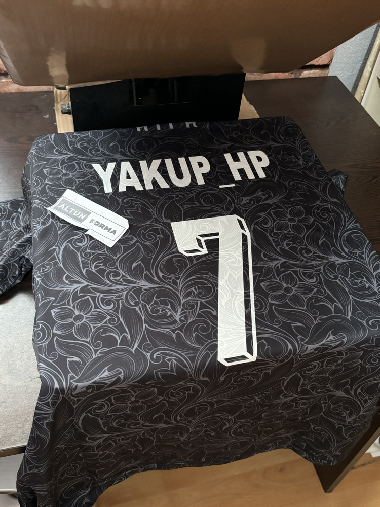 Yetişkin Siyah Kurt Desenli Bozkurt Forma Kabartmalı