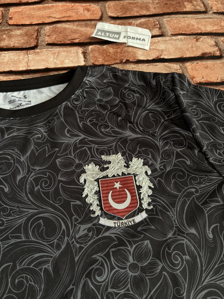 Yetişkin Siyah Kurt Desenli Bozkurt Forma Kabartmalı