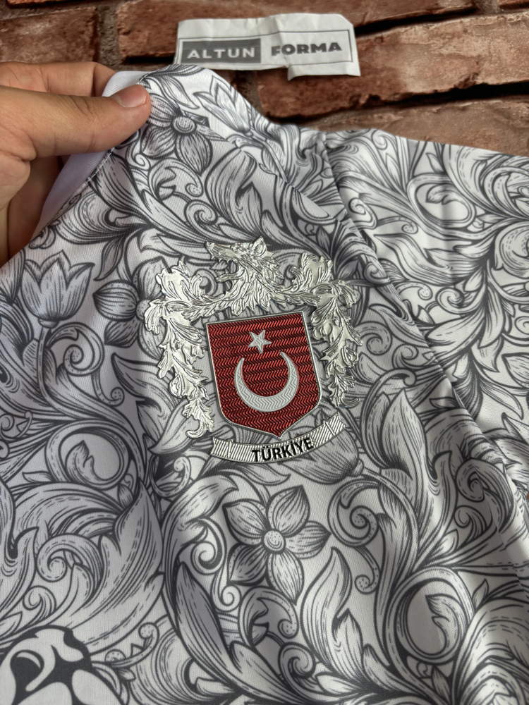 Çocuk Beyaz Kurt Desenli Forma