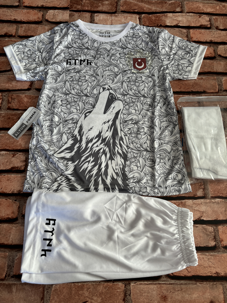 Çocuk Beyaz Kurt Desenli Forma