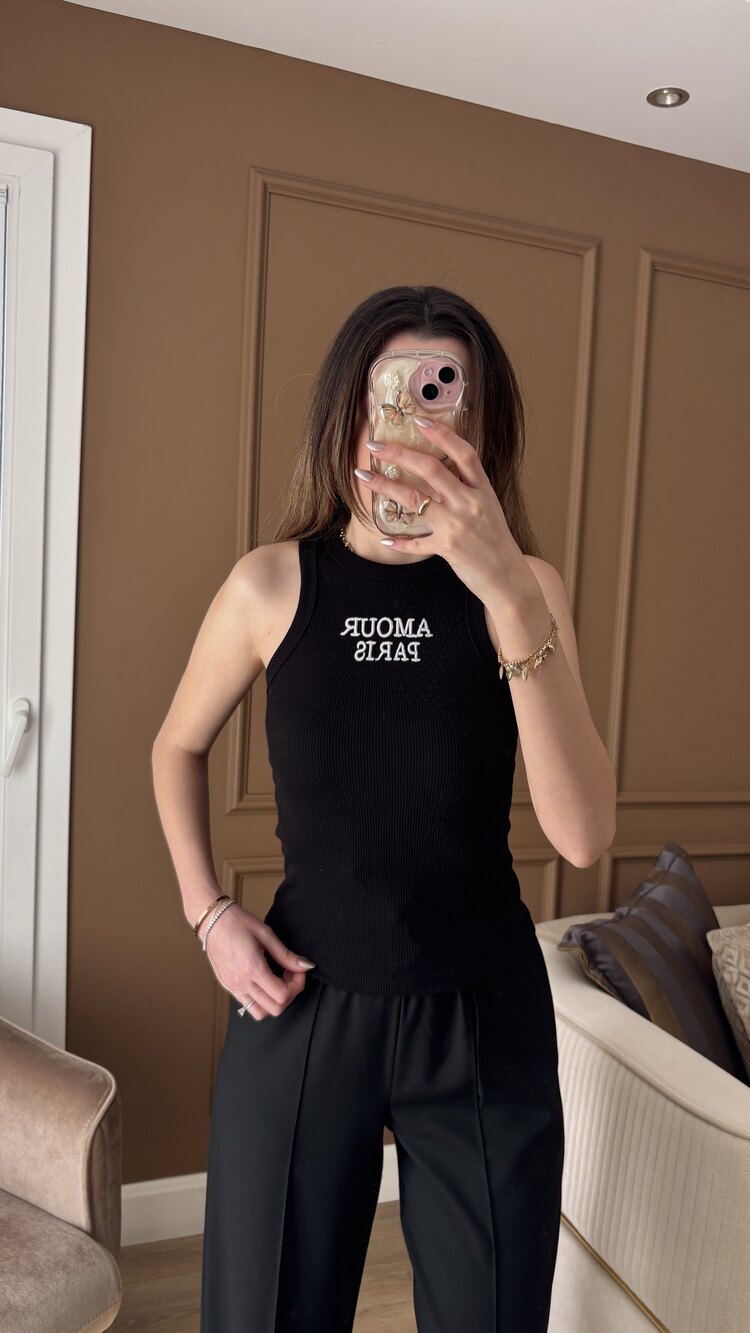 Siyah halter yaka işlemeli body