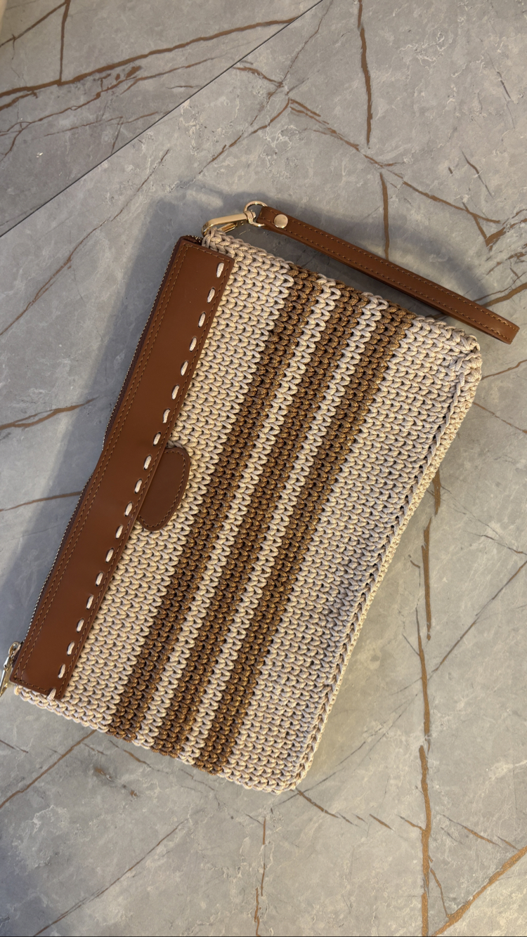 Sandy Clutch