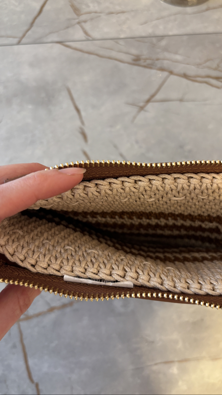 Sandy Clutch