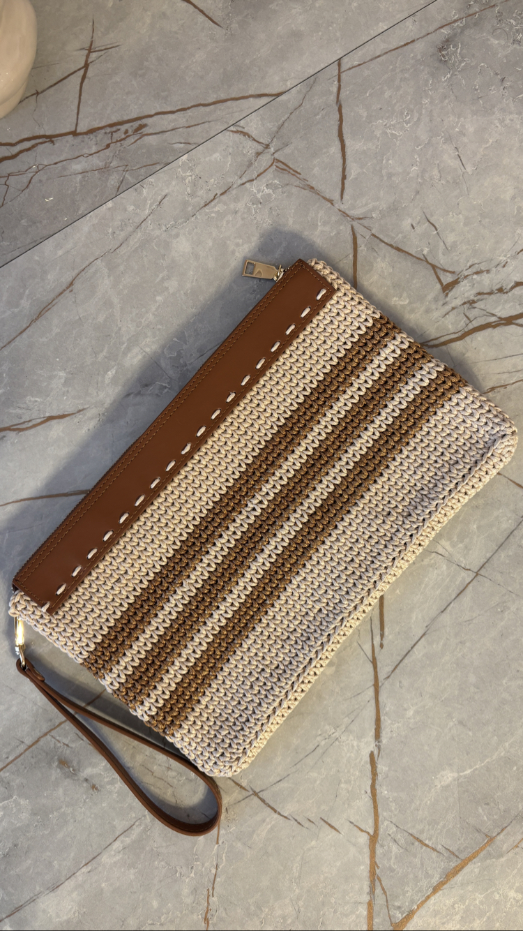 Sandy Clutch