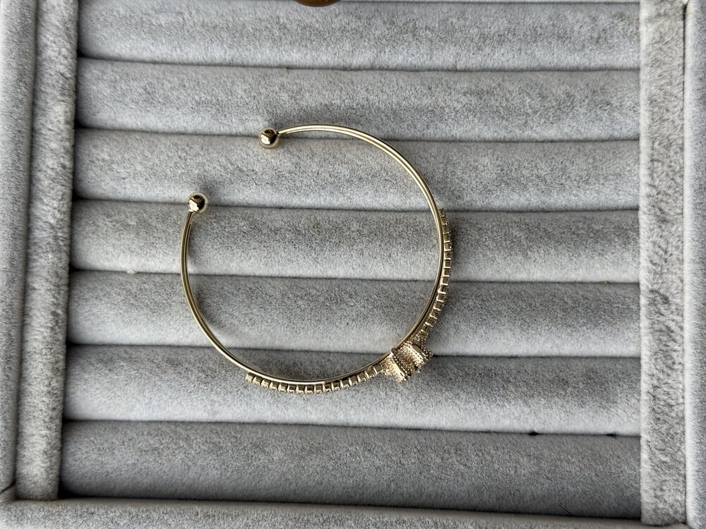 Taşlı ayıcık gold kelepçe bileklik