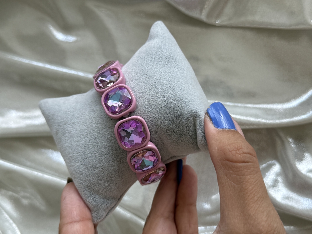 Uçuk pembe yanardöner taşlı lastik bileklik