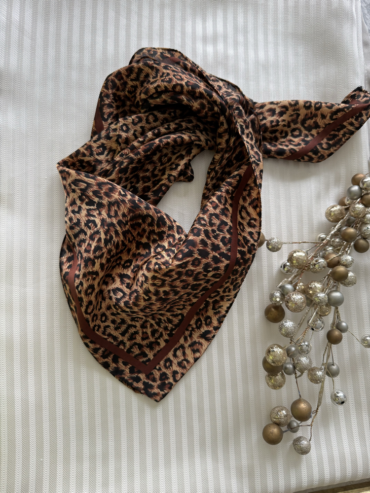 Leopar desenli saten fular bandana