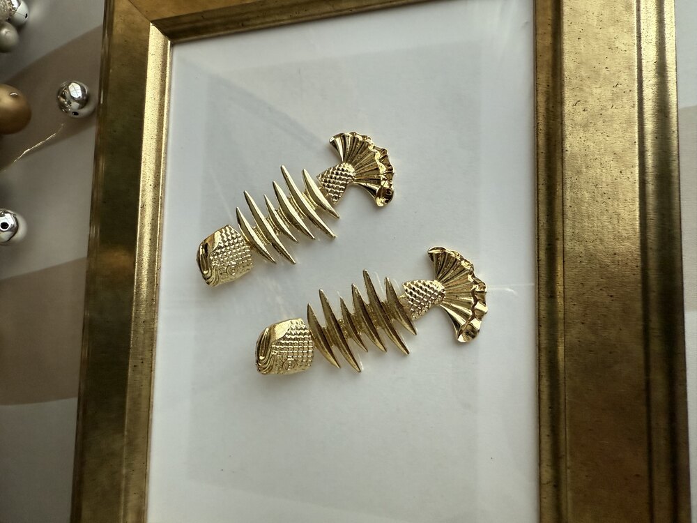 Gold sallantılı balık kılçık küpe