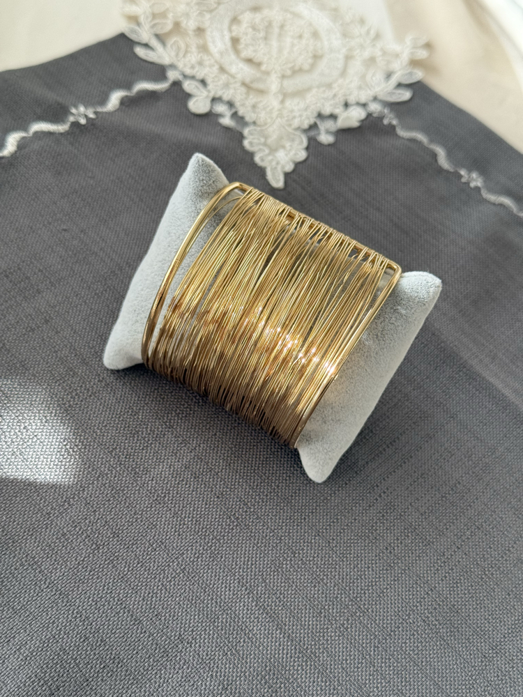 Çoklu tel görünümlü kalın gold bileklik
