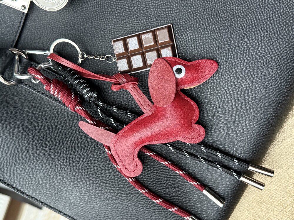 Bordo sosis köpek çanta charmı