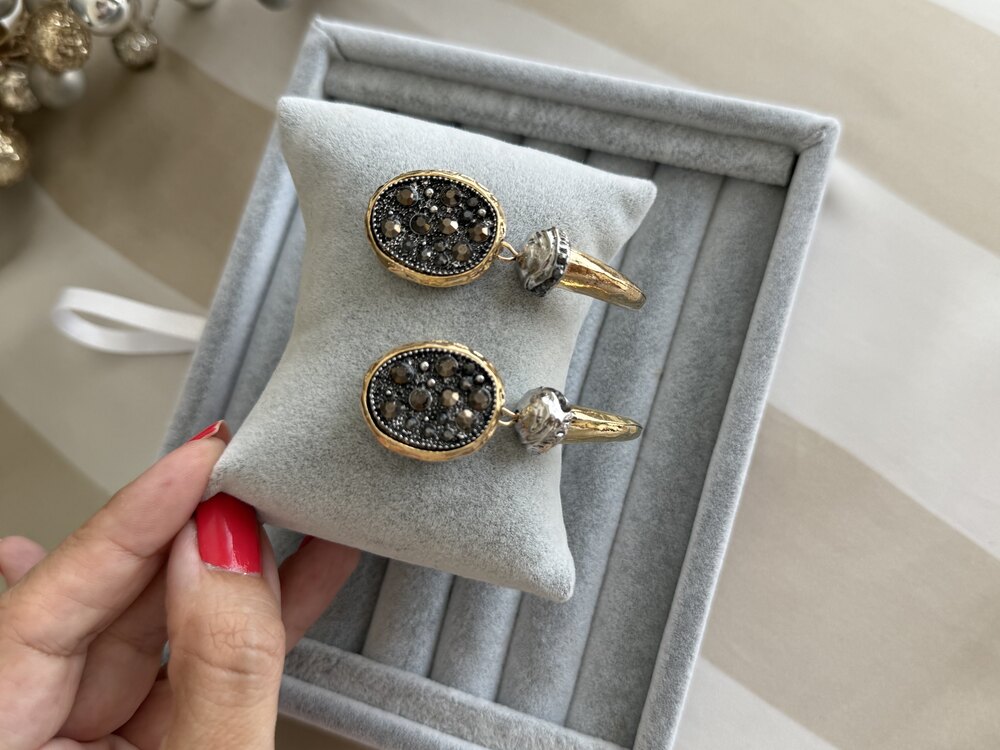 Zara model gold metal füme taşlı küpe