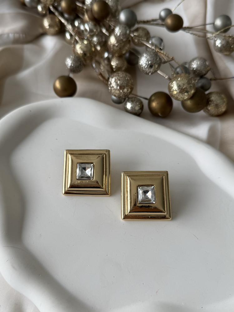 Gold kare taşlı vintage küpe