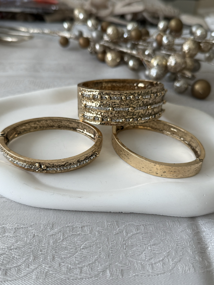 Textured vintage taşlı bileklik seti